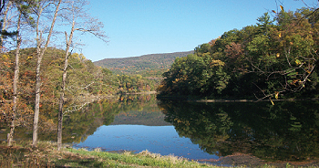 The  Hardwood Trails, the 
ridgeline shown here in the 
distance, is an expanse of 
forest near a key tributary of 
the Potomac River.